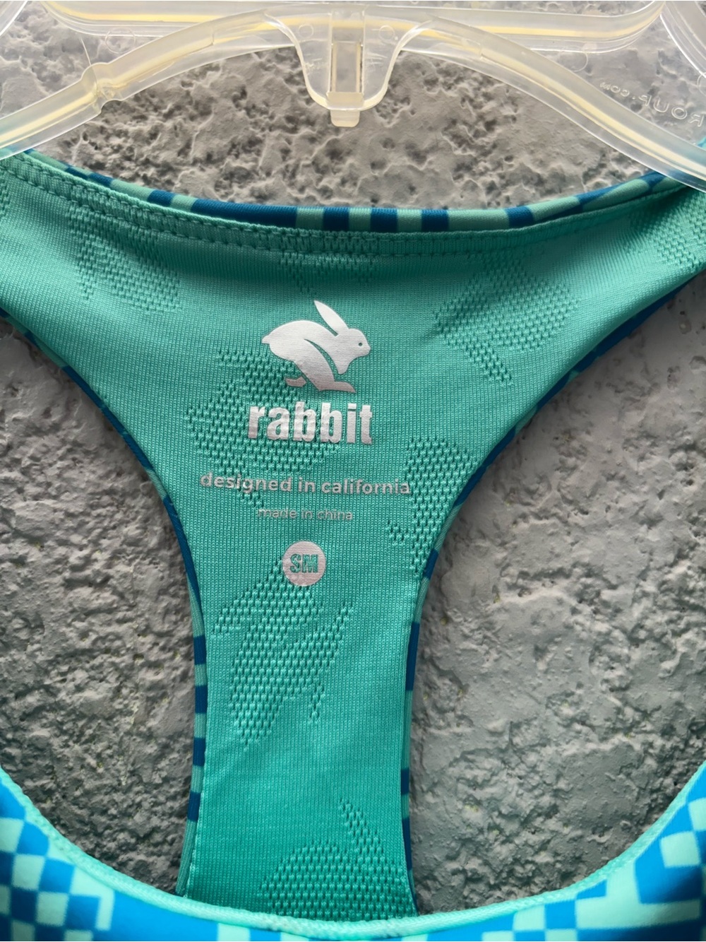 Rabbit Women’s Teal Geo-Print Cropped Athletic Tank - Picture 2 of 5
